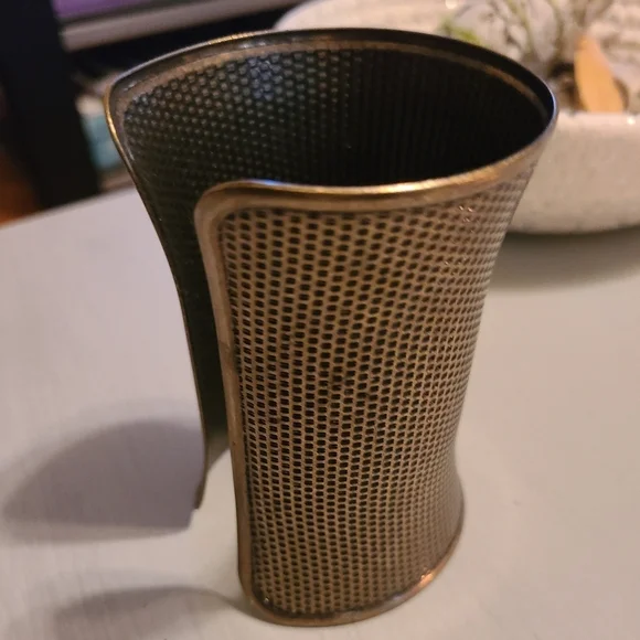 Basic bronze color womens cuff, never worn - Picture 2 of 4